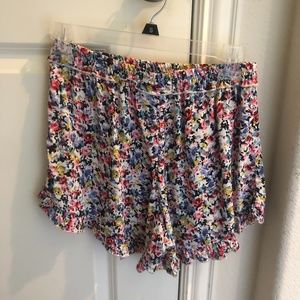floral shorts!